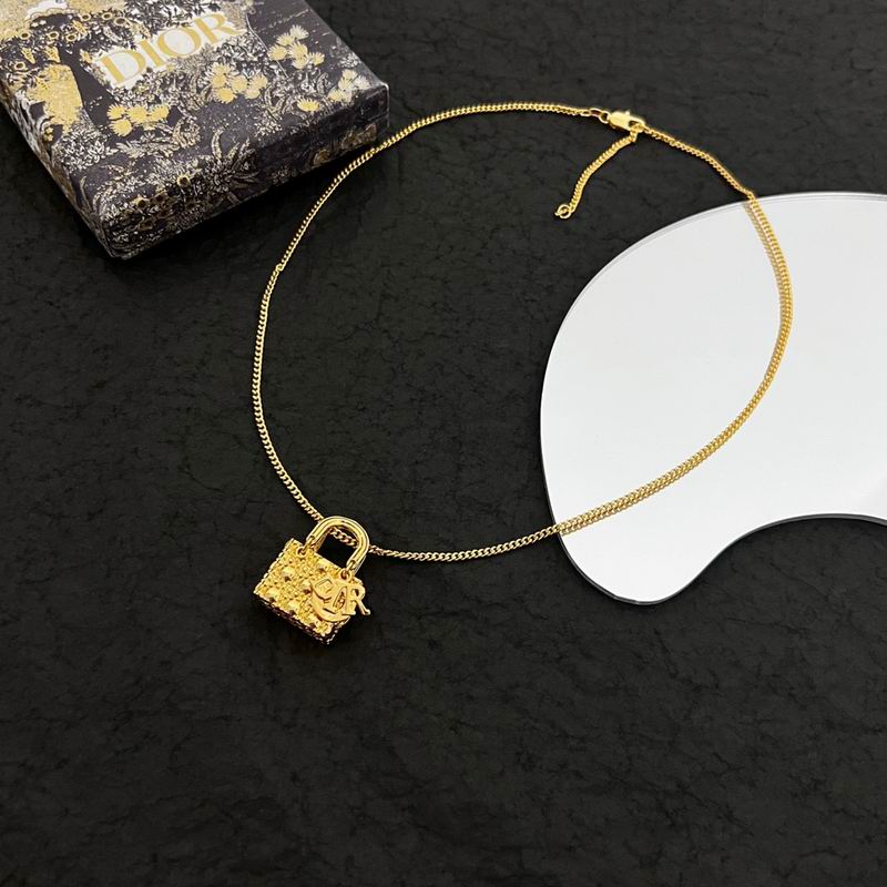 Dior Necklace 05lyr567